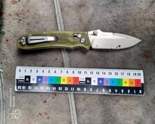 Людоловы охотятся на украинцев даже на крышах.| Мужчина ударил ножом в шею двоим ТЦКшникам