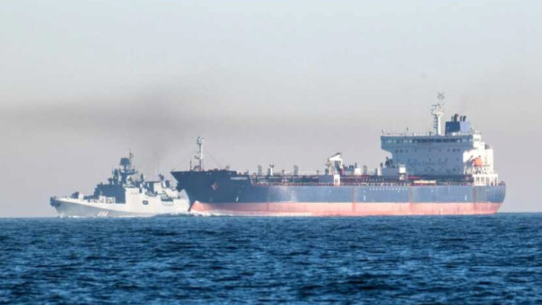 Путин высмеивает Стармера, используя военный корабль в Ла-Манше для сопровождения танкеров