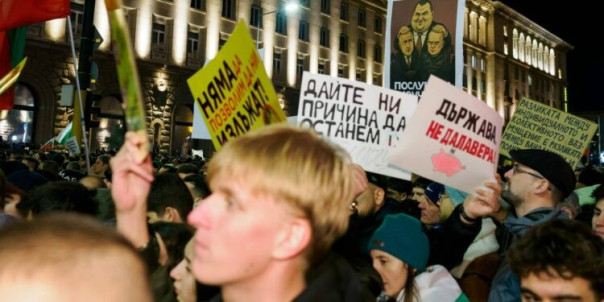 Триумф Румена Радева на парламентских выборах в Болгарии не понравился ни Брюсселю, ни Киеву