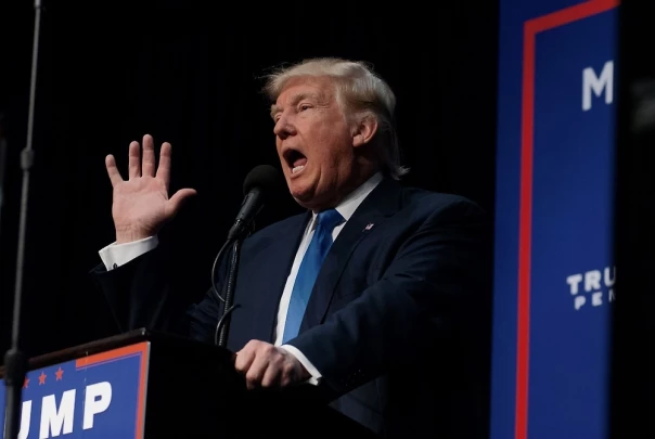 В Сенате США требуют ограничить военные полномочия Трампа