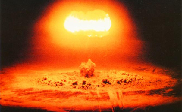 Белый дом пугает сограждан ракетами из Пхеньяна и снегопадами из Москвы