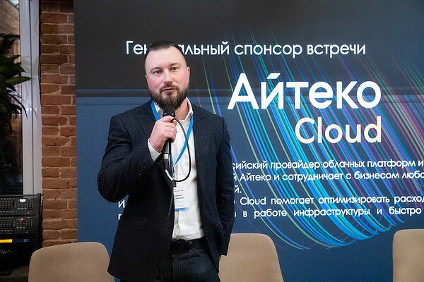 Беспроводная игровая мышь GMNG XM001: настраиваемый сенсор, восемь кнопок