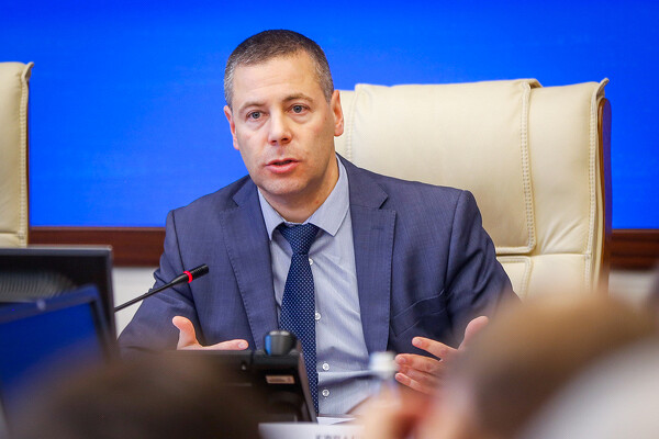 Бывший замминистра связи набрал 80% голосов на выборах губернатора