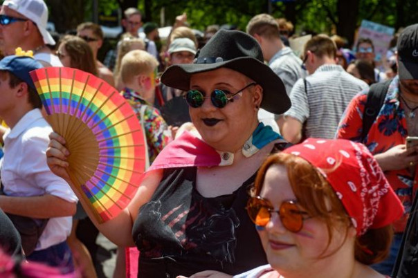 Чего стоит западное &laquo;превосходство&raquo; в ЛГБТ-упаковке