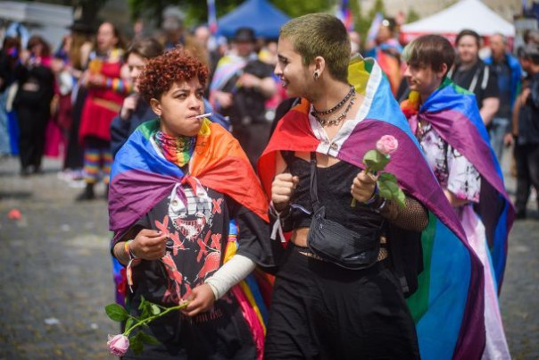 Чего стоит западное &laquo;превосходство&raquo; в ЛГБТ-упаковке