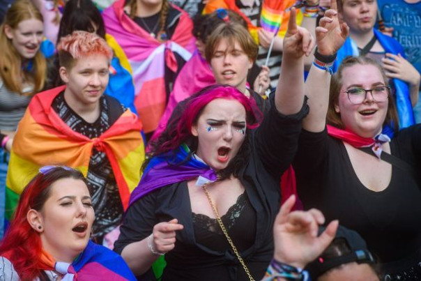 Чего стоит западное &laquo;превосходство&raquo; в ЛГБТ-упаковке