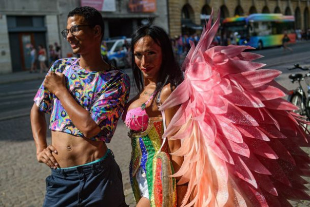 Чего стоит западное &laquo;превосходство&raquo; в ЛГБТ-упаковке