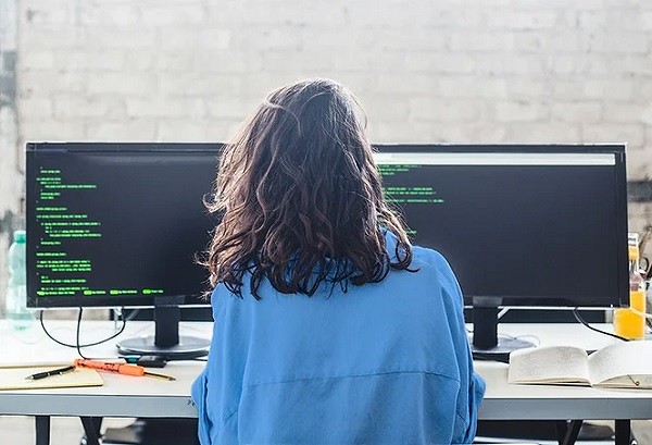 Через бреши в Windows атакованы политики, журналисты и диссиденты по всему миру