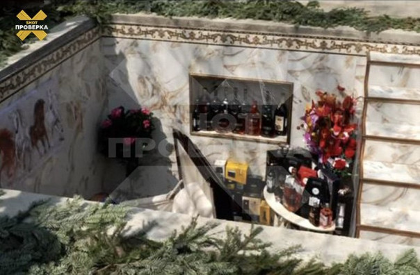 Цыганские похороны за 10 миллионов рублей поразили жителей России.