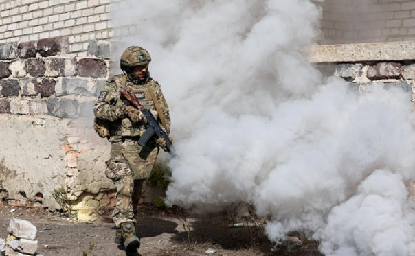 Группировка "Запад" зачистила от ВСУ три улицы в Купянске