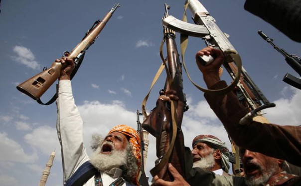 Хуситы утёрли американцев, потопив у них на глазах два греческих судна