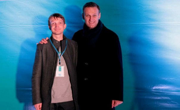 И даже в праздник либер-оппам нет покоя