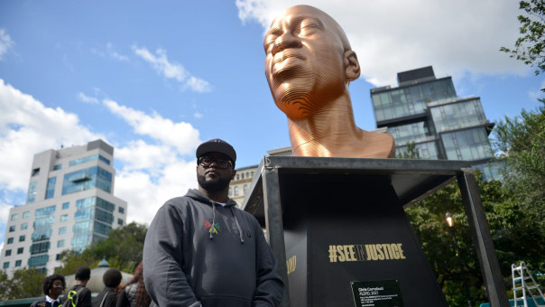 Из белых делают козлов отпущения