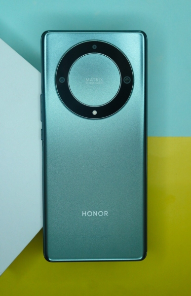 &laquo;М.Видео-Эльдорадо&raquo; начинает продажи смартфона Honor X9a с экраном уровня флагманов и 12-дюймового планшета Honor Pad 8