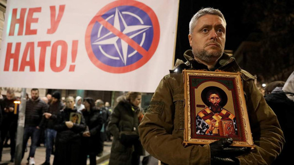 На блоковом уровне: зачем Сербия сближается с НАТО