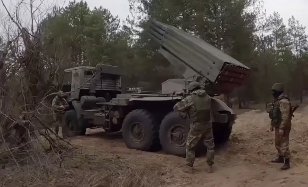 На Украине сообщают об интенсивных ударах ВС РФ по Херсону и якобы заходе наших ДРГ в город