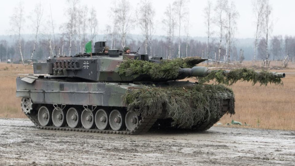 Немецкие танки на Украине или Знамя Победы над Берлином?