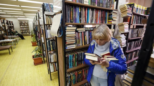 От Януковича до Зеленского. Зачем на Украине уничтожают книги на русском языке