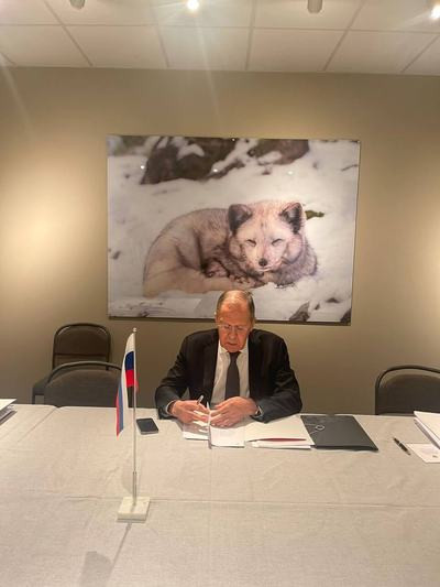 Полный песец. Жизненные обстоятельства заставили посла США в Москве мыть туалеты (эпическое фото)