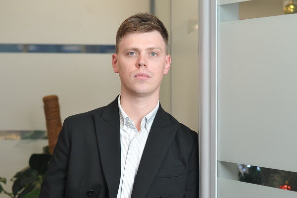 Рядовая продажа списанных школьных ноутбуков превратилась в громкое дело о вымогательстве