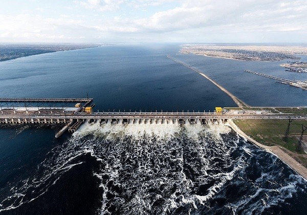 «Русгидро» отказалось от поставок Astra Linux и «Р7-офиса». Компанию подозревают в пристрастии к скандально известному ПО