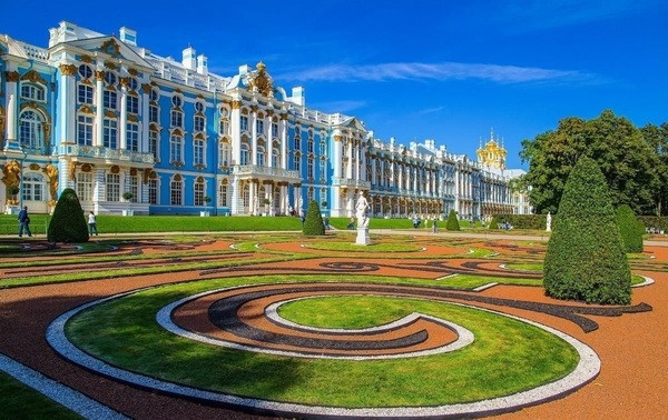 Санкт-Петербург &mdash; жемчужина русской цивилизации