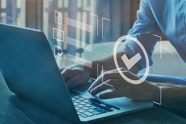 &laquo;Сбер&raquo; начал выпускать бизнес-карты &laquo;Мир&raquo; в пластике