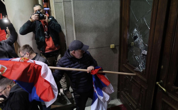 Сербия: попытка переворота по сценарию киевского майдана провалилась