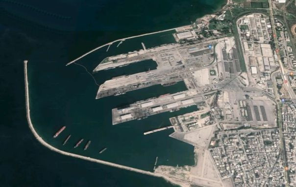 Сирия и ОАЭ подписали меморандум об инвестициях в порт Тартус на сумму $800 млн после разрыва аналогичного соглашения с Россией.