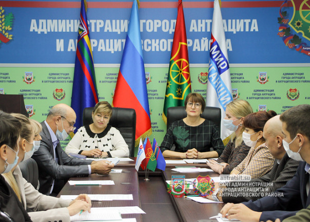 Сводка от НМ ЛНР 09.11.2021. ВСУшник застрелился из-за отказа командования уволить его со службы. ВСУ обвиняют ЛНР в обстрелах, чтобы оправдать отключение воды