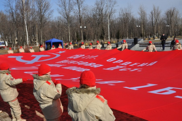 Сводка от НМ ЛНР 16.02.2021. ВСУшники спрятали гранаты и 10 кг тротила в жилом доме в Попасной. ВСУшник лишился руки при изготовлении взрывчатки для БПЛА