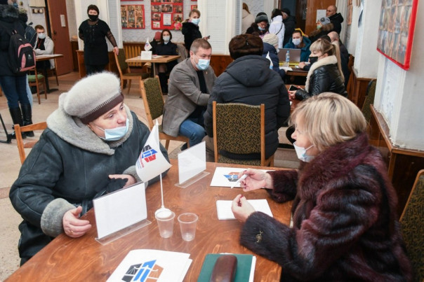 Сводка от УНМ ДНР 25.02.2021. Обстрелами укрофашистов в Еленовке повреждены три жилых дома. ВФУ продолжают обстрел по населённым пунктам Республики