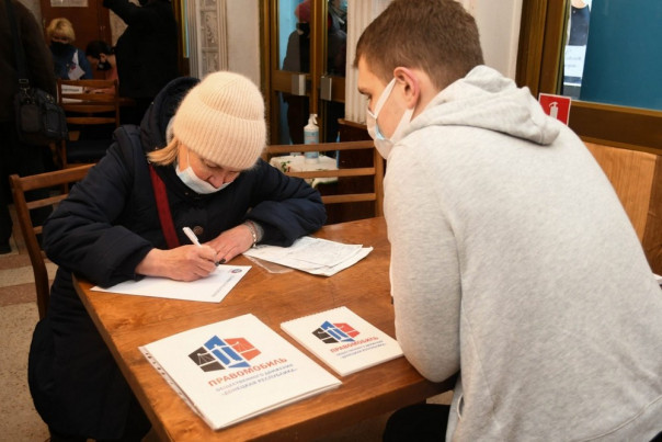 Сводка от УНМ ДНР 25.02.2021. Обстрелами укрофашистов в Еленовке повреждены три жилых дома. ВФУ продолжают обстрел по населённым пунктам Республики