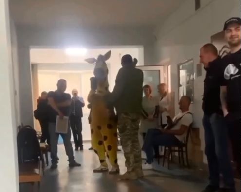 Так и запишем... будет у тебя позывной "Аниматор"