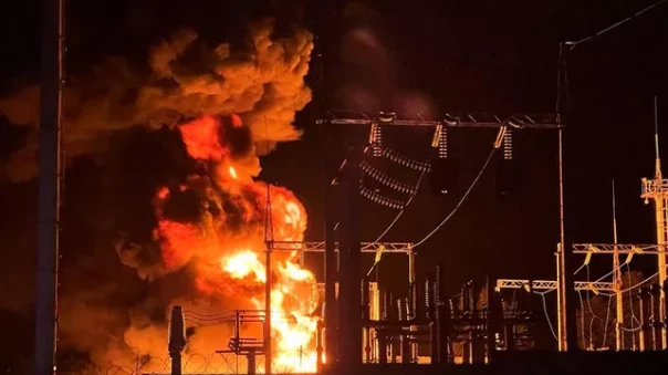 В Белгороде после обстрела загорелась подстанция