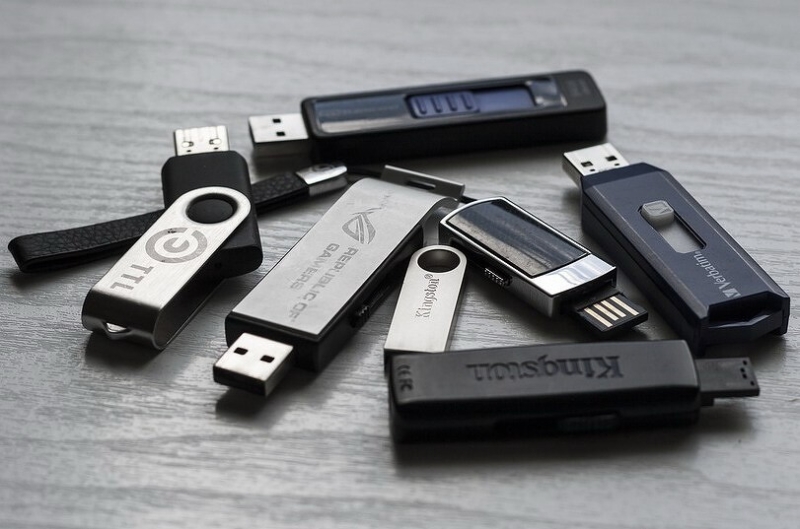 В мире появились взрывающиеся флешки. Они калечат людей и могут даже убить