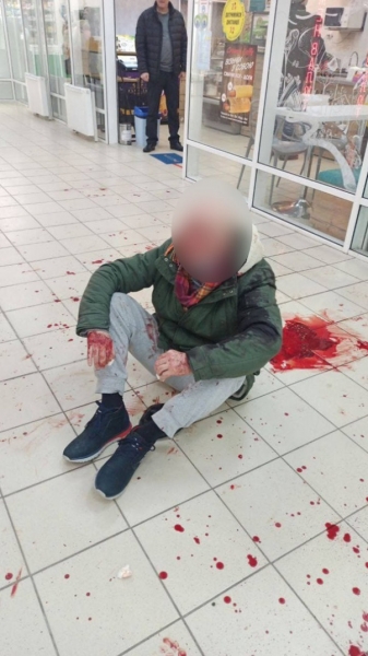 В Полтаве в торговом центре возник конфликт между посетителями, который перерос в понажовщину