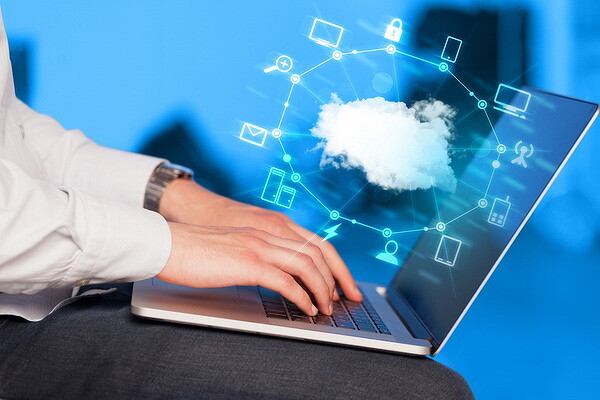 Вице-премьер Чернышенко: &laquo;Сегодня более 52% крупных организаций страны внедряют искусственный интеллект в своей деятельности&raquo;