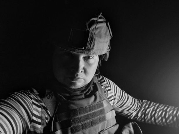 Внештатный корреспондент &laquo;Известий&raquo; Александр Мартемьянов погиб при ударе дрона ВСУ по гражданской машине на трассе Донецк-Горловка