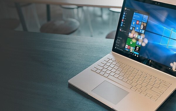 Windows 11 больше не нужна. Хакеры добавили в Windows 10 ее главную &laquo;фишку&raquo;