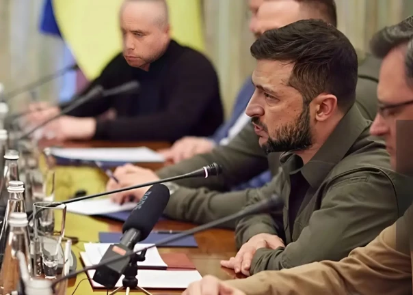 Зеленский бьёт тревогу - &laquo;Россия стягивает до 100 тыс. военных под Покровск&raquo;