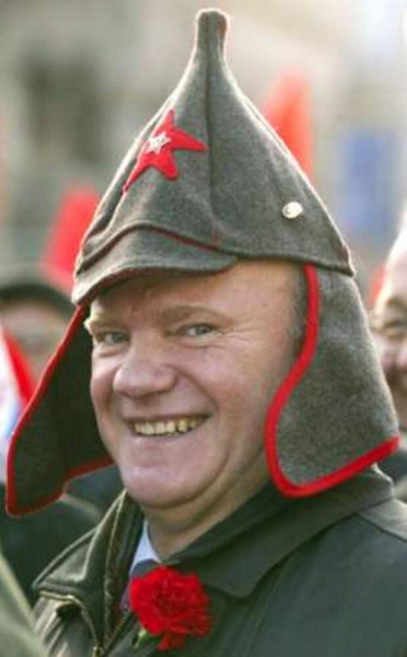 Зюганов: Россияне сами виноваты в повышении пенсионного возраста / Бывшая супруга Грудинина сообщила о его доли в офшорной компании